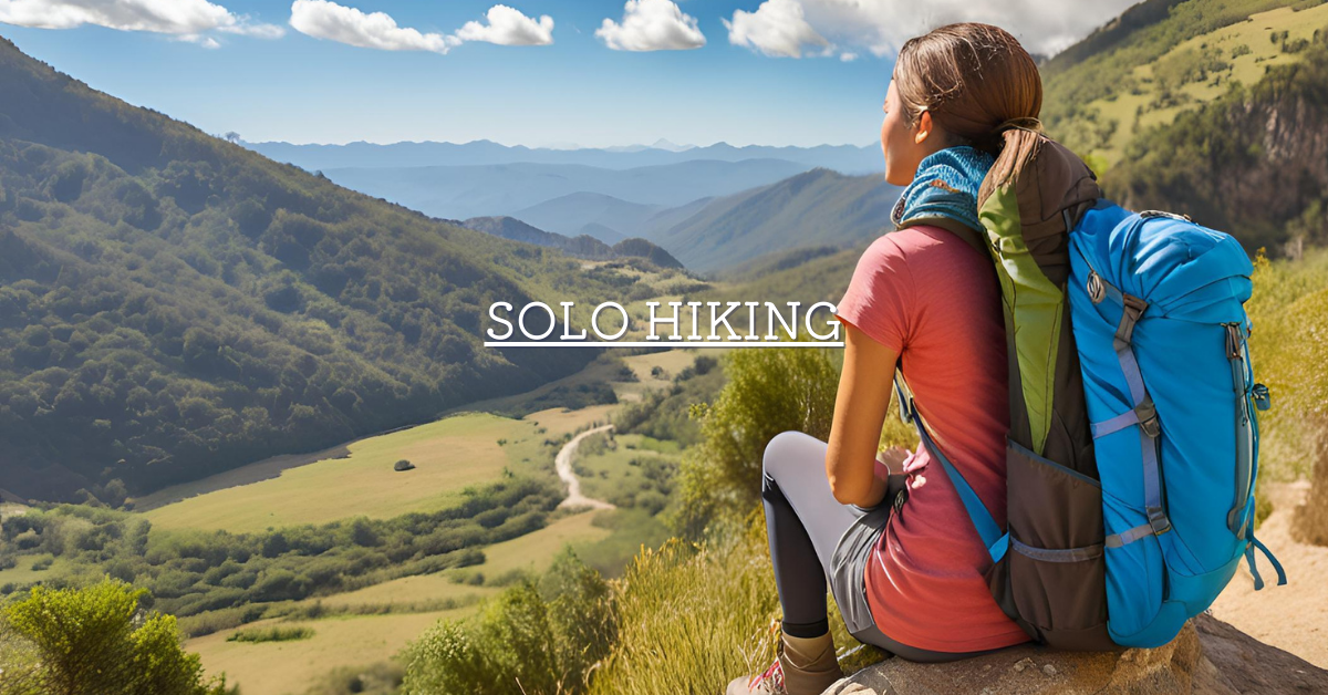 ソロ登山を楽しむ女性